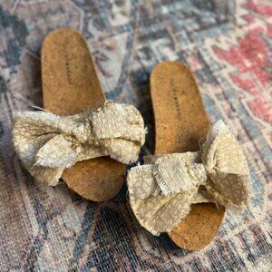 Lucky Brand Floella Beige Bow Slide Sandals Women’s 8.5 NWOT